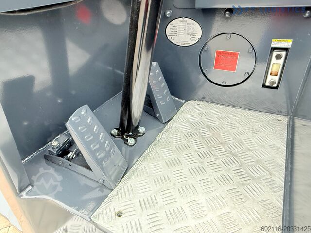 Four-way forklift Combilift CB3000 / TRIPLEX 4900MM / FREE LIFT