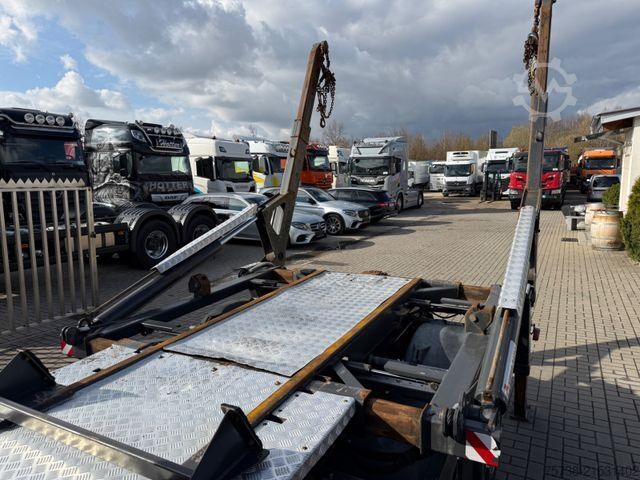 Transporter mit Kipper FUSO Canter 7C18 Absetzkipper VERBREITERBAR/Klima