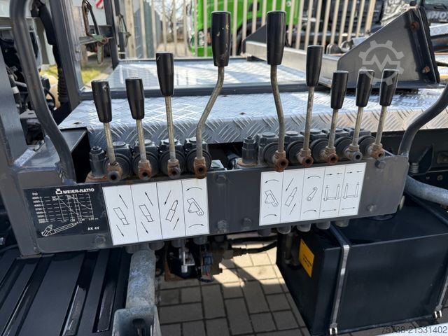 Transporter mit Kipper FUSO Canter 7C18 Absetzkipper VERBREITERBAR/Klima