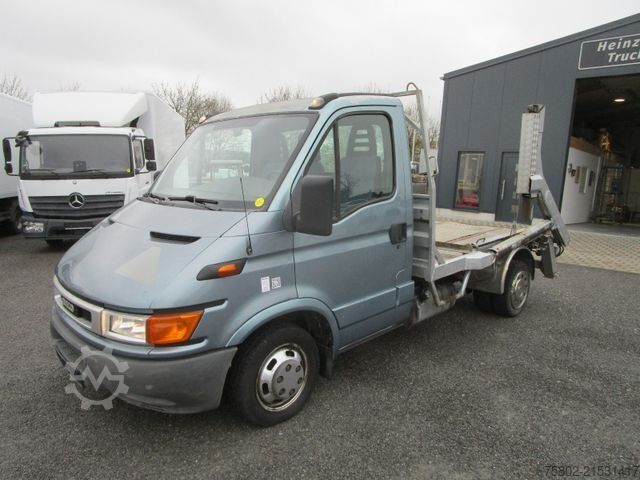 Transporter mit Kipper IVECO Daily 35C13  *Teleskop Absetzkipper+AHK+3-Sitze*