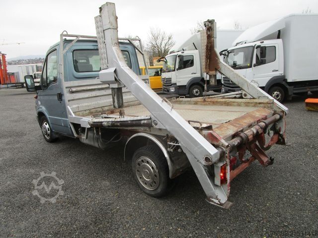 Transporter mit Kipper IVECO Daily 35C13  *Teleskop Absetzkipper+AHK+3-Sitze*