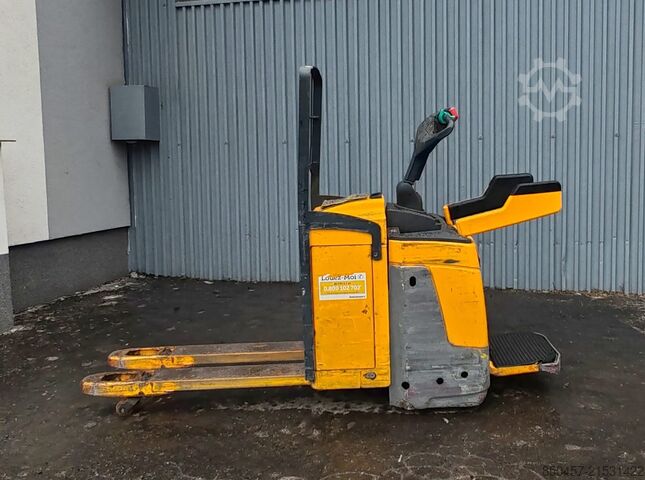 Elektrische Niederhubwagen Jungheinrich ERE225
