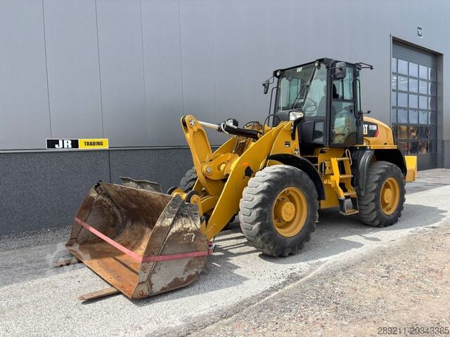 Wheel loader CAT 918 M