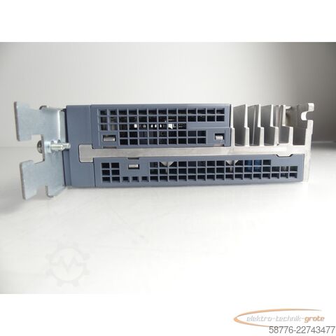 Komponente Siemens Sinamics S210 6SL3210-5HB10-4UF0 Umrichter SN:ZVM4XVM009140 0,4kW 240V~-ungebr.-