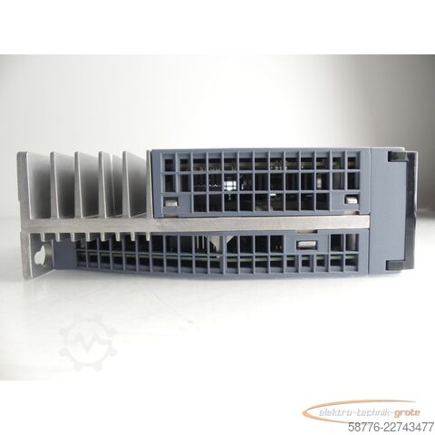 Komponente Siemens Sinamics S210 6SL3210-5HB10-4UF0 Umrichter SN:ZVM4XVM009140 0,4kW 240V~-ungebr.-