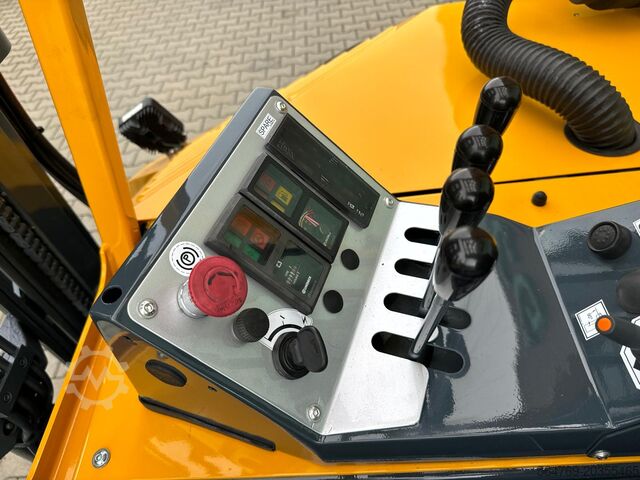 Four-way forklift Combilift CB3000// LPG // 2017 year /Toyota engine