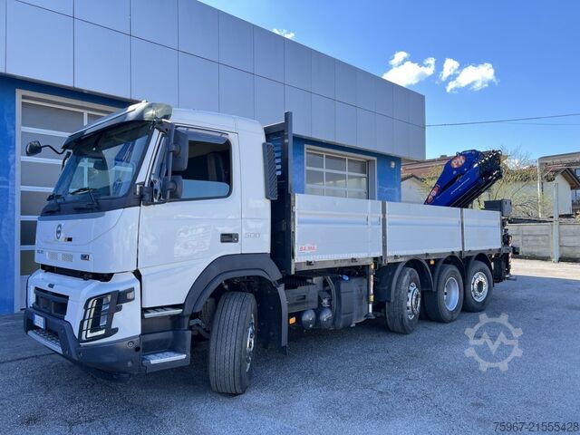 LKW mit festem Aufbau und Kran Volvo FMX 500