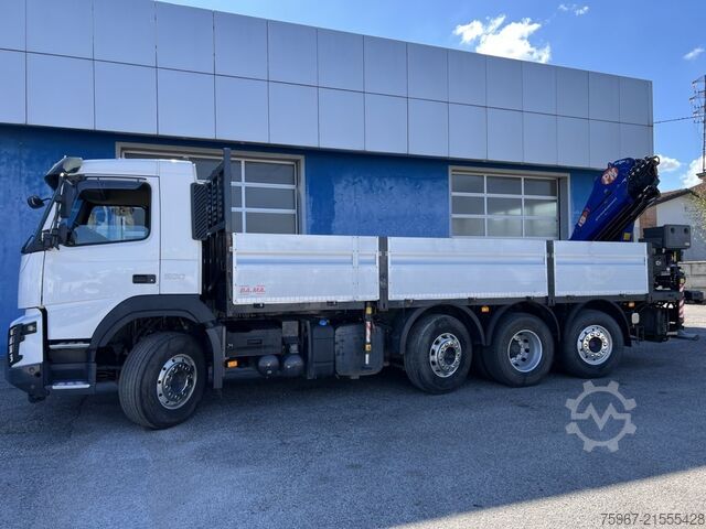 LKW mit festem Aufbau und Kran Volvo FMX 500