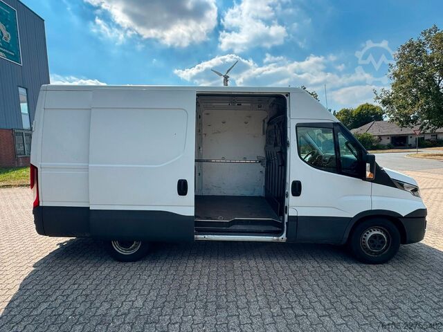Panel van IVECO Daily 35S16 Hi-Matic Kastenwagen L2H2