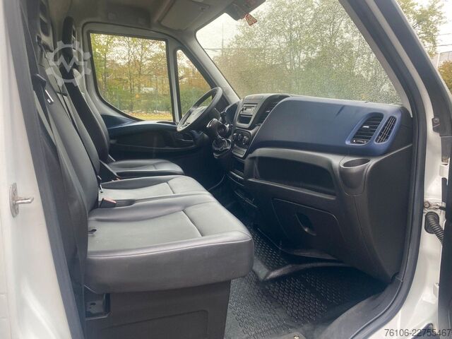 Box van IVECO Daily 35C14 Hi-Matic Koffer mit Ladebordwand