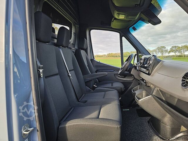 High-roof van MERCEDES-BENZ SPRINTER 316 L2H2 Mbux10 Automaat