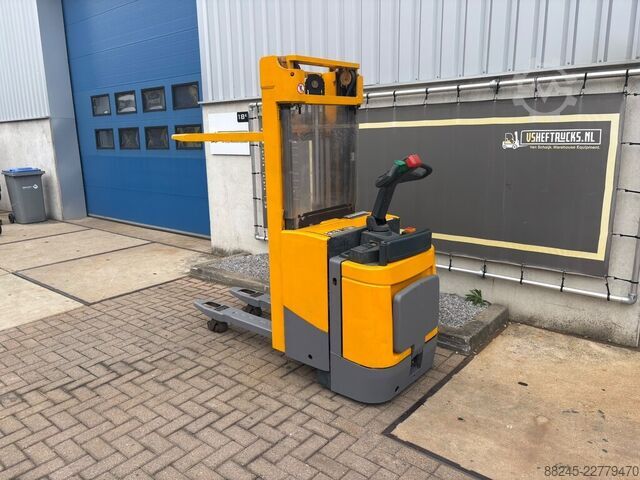 VS-23146 Elektrischer Triplex-Stapler Jungheinrich ERC Z14 JUNGHEINRICH ERC Z14