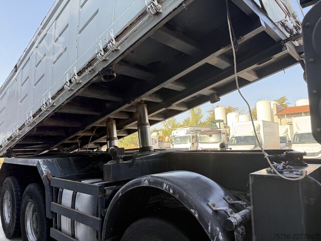 Dreiseitenkipper LKW Mercedes-Benz Actros 4151K Kipper 20cbm 8x4 Euro4