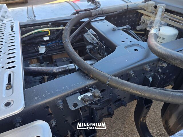 Standard tractor unit IVECO STRALIS 570 MANUAL RETARDER IMP IDRAULIC