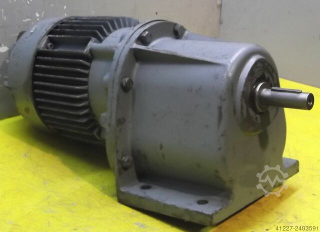 Gear motor 1.1 kW 33 rpm Bauer DO43/105