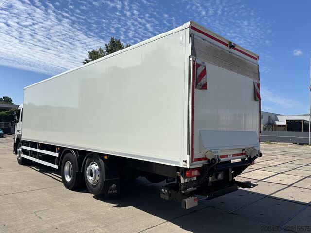 LKW mit Getränkekofferaufbau Volvo FM 330 6x2 , Lift-Lenkachse, 2 t LBW