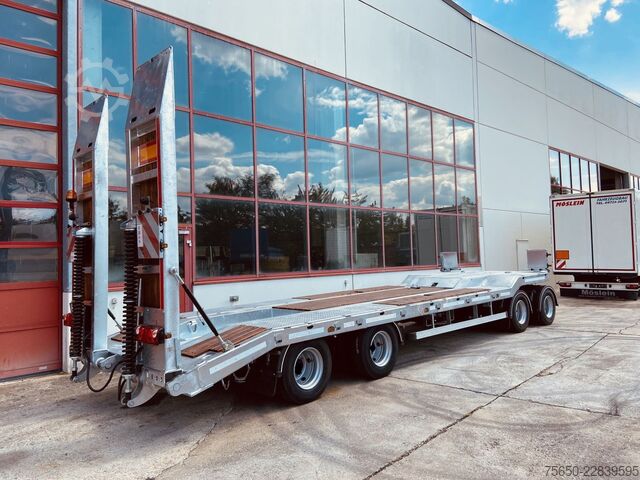 Low loader trailer Möslein T 4 VB F  4 Achs Tieflader- Anhänger, Neufahrzeug