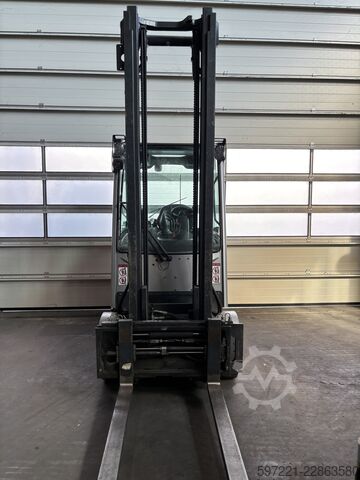 Electric - 4 wheels Still RX 60-25