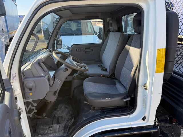 Tipper van Nissan CABSTAR TL 32