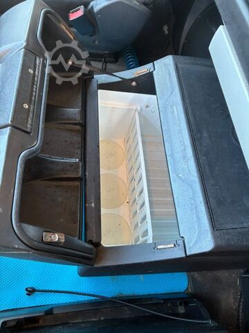 Standard tractor unit MAN 41.640 8x4
