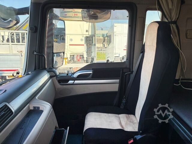 Standard tractor unit MAN 41.640 8x4