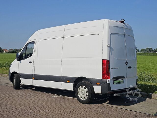 High-roof van MERCEDES-BENZ SPRINTER 314 L2H2 Mbux Automaat!