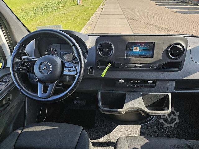 High-roof van MERCEDES-BENZ SPRINTER 314 L2H2 Mbux Automaat!
