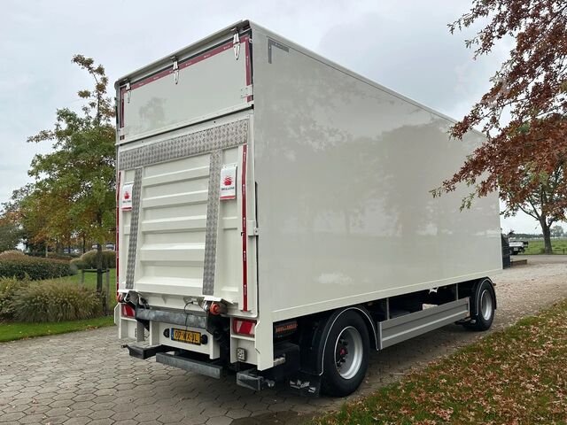 Koffer Pacton PACTON GESLOTEN AANHANGER MET LAADKLEP