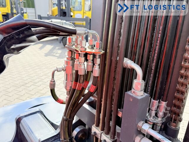 Vierwegestapler Combilift C3000ET TRIPLEX 5940 WIDE FORK POSITIONE