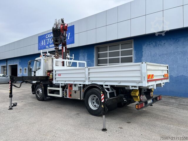 Truck with fixed flatbed and crane Iveco Eurocargo 180e28