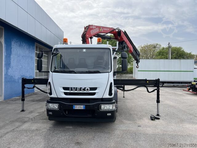 Truck with fixed flatbed and crane Iveco Eurocargo 180e28