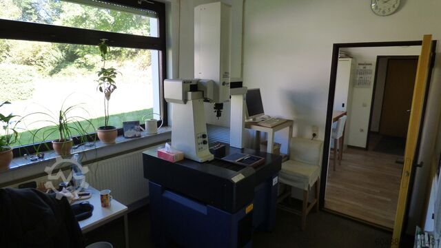 3D-Koordinatenmessmaschine MITUTOYO CRYSTA-PLUS M 544