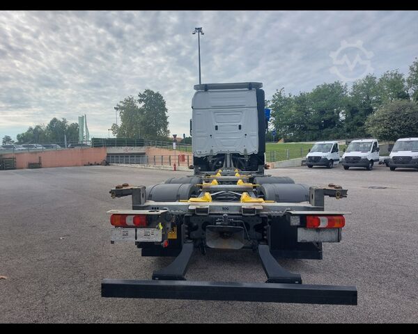 Truck chassis MERCEDES-BENZ Actros L 25 6x2 - Actros L 2546 L 6x2