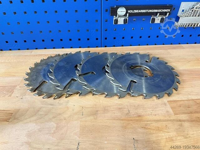 Lot of saw blades AKE AKE 