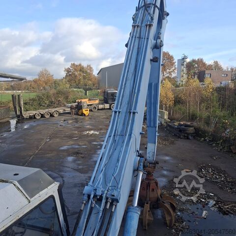 Fuchs material handler ready for operation Fuchs 1F714.4