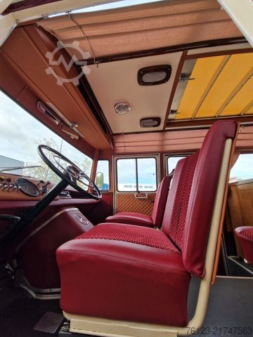 Kleinbus MERCEDES-BENZ Vorgänger Sprinter O 319 Samba mit Faltdach AC