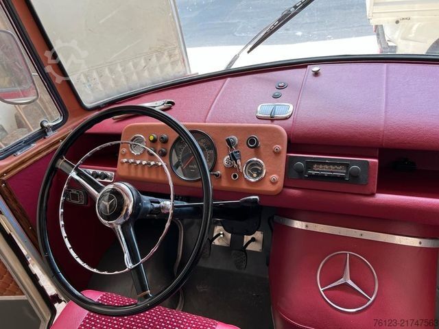 Kleinbus MERCEDES-BENZ Vorgänger Sprinter O 319 Samba mit Faltdach AC