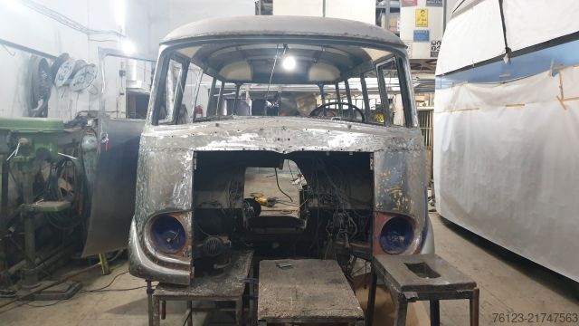 Kleinbus MERCEDES-BENZ Vorgänger Sprinter O 319 Samba mit Faltdach AC