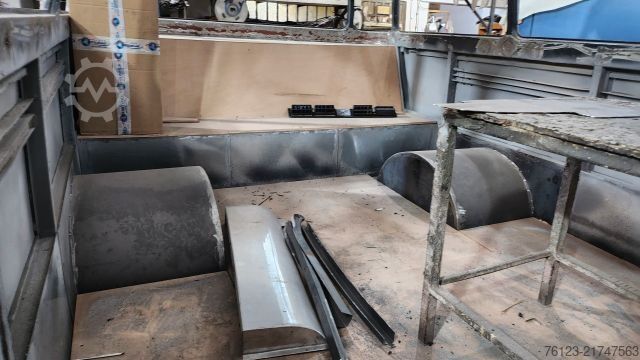 Kleinbus MERCEDES-BENZ Vorgänger Sprinter O 319 Samba mit Faltdach AC