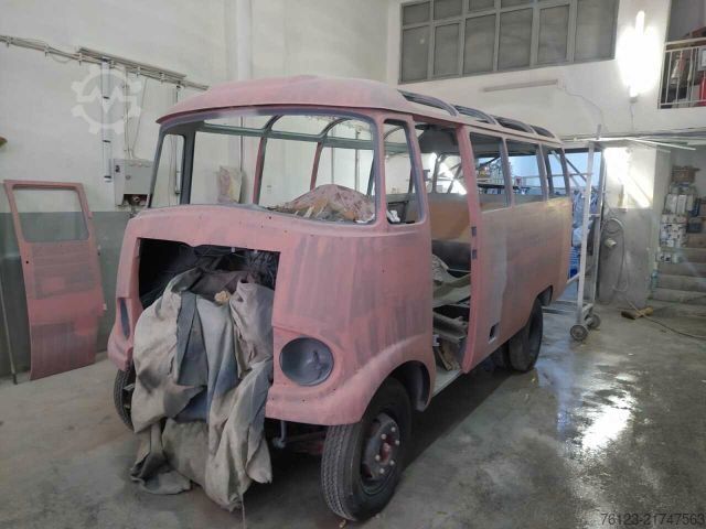 Kleinbus MERCEDES-BENZ Vorgänger Sprinter O 319 Samba mit Faltdach AC