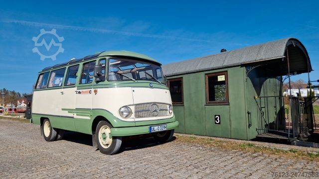 Kleinbus MERCEDES-BENZ Vorgänger Sprinter O 319 Samba mit Faltdach AC