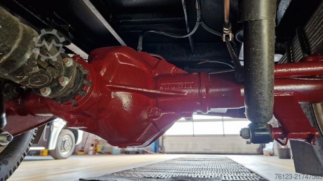 Kleinbus MERCEDES-BENZ Vorgänger Sprinter O 319 Samba mit Faltdach AC