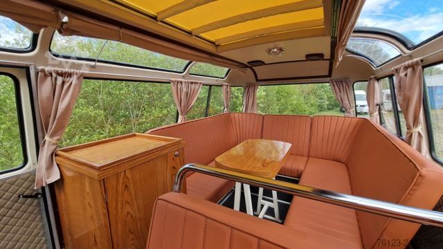 Kleinbus MERCEDES-BENZ Vorgänger Sprinter O 319 Samba mit Faltdach AC