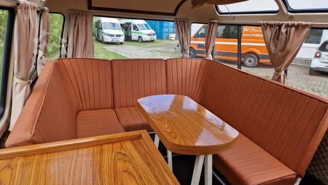 Kleinbus MERCEDES-BENZ Vorgänger Sprinter O 319 Samba mit Faltdach AC