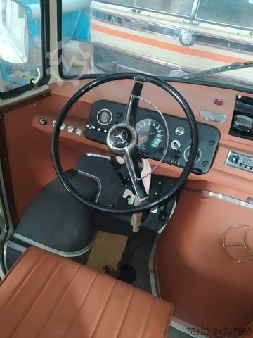 Kleinbus MERCEDES-BENZ Vorgänger Sprinter O 319 Samba mit Faltdach AC