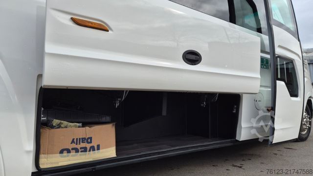 Kleinbus IVECO 2x Daily 70 Lagerfahrzrug Ferqui Sunrise 2,5 m B