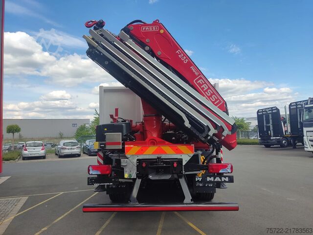 Tipper with crane MAN TGS 28.440 6x4-4 BL 2-Seitenkipper Fassi F235 Kran