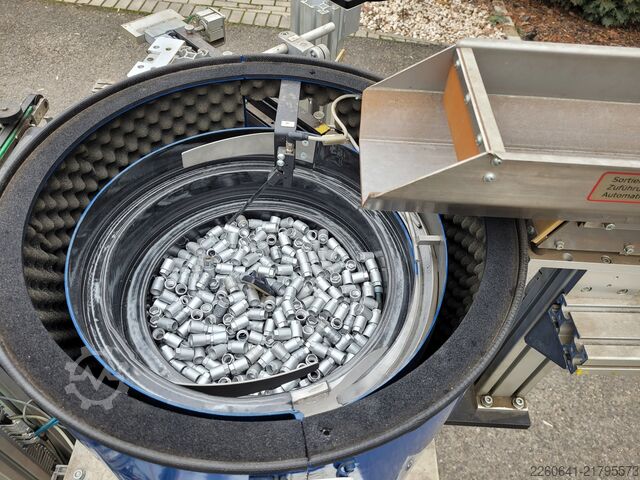 Automotive Montagezelle mit Grimm Grimm Egyedi