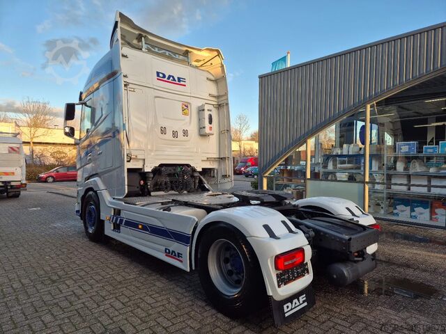 Standard tractor DAF XG 530/ 2022/ Retarder/ LED/ Park Airco/ Navi/ ...