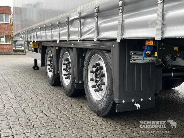 Open semitrailer with tarp Schmitz Cargobull Curtainsider Mega Getränke